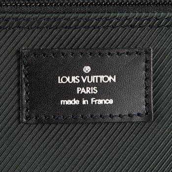 LOUIS VUITTON, Garment Bag.