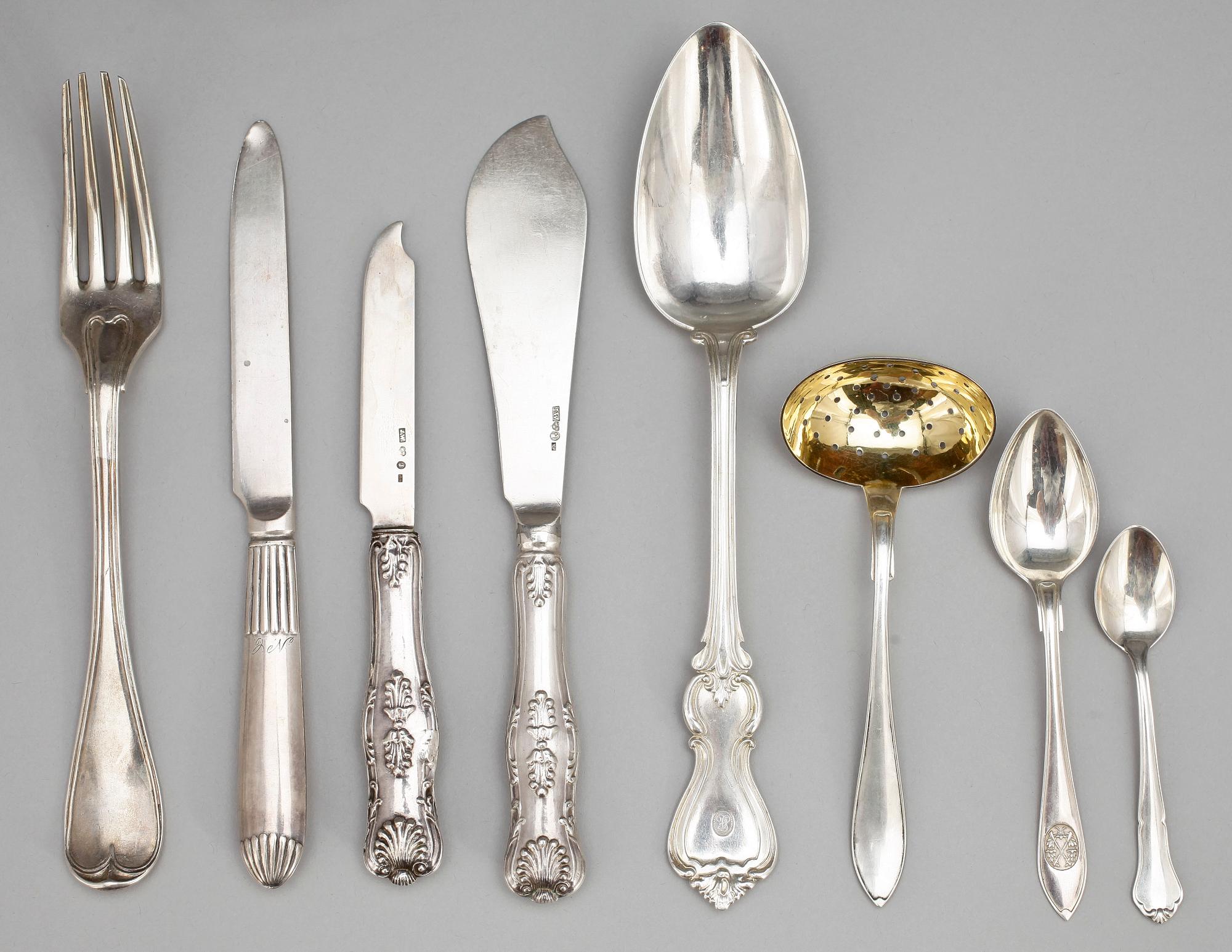 PARTI BESTICK, silver. Bl a Samuel (Sam.)Pettersson, Lindköping, 1882. 1800-tal. Totalvikt ca 1200 g.