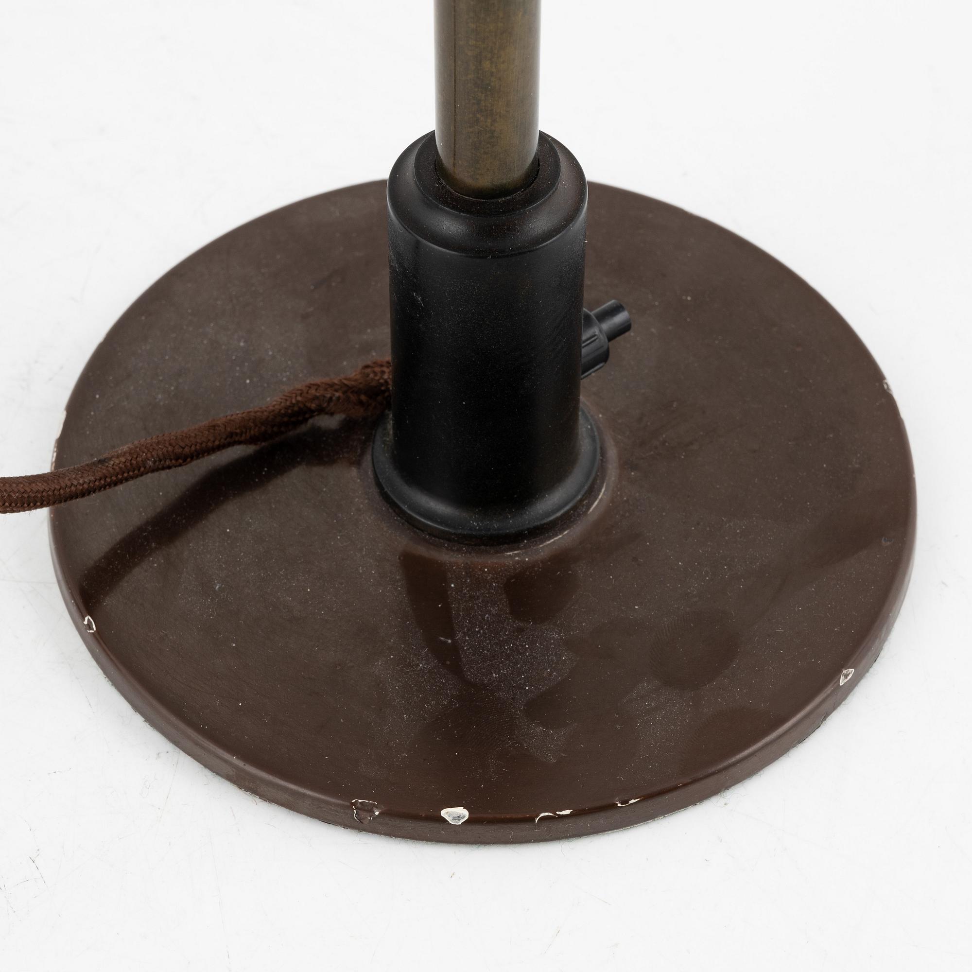 Poul Henningsen, a 3½ - 2½ table light, Louis Poulsen, Denmark, 1940's/50's.