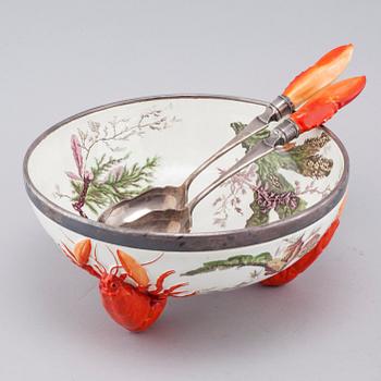 Crayfish bowl and serving tools, England, beginning of 20th century.