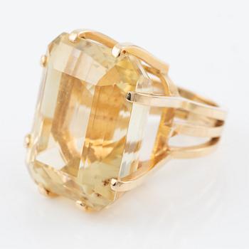 Ring, cocktail ring, 18K gold with large citrine.