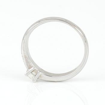 RING, 14K vitguld med briljantslipade diamanter, tot ca 0,29 ct. Vikt 2,88 g.