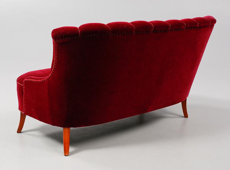 SOFFA samt FÅTÖLJER, ett par, omkring 1900-talets mitt.