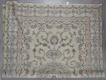 MATTA, Keshan, ca 388x257 cm.