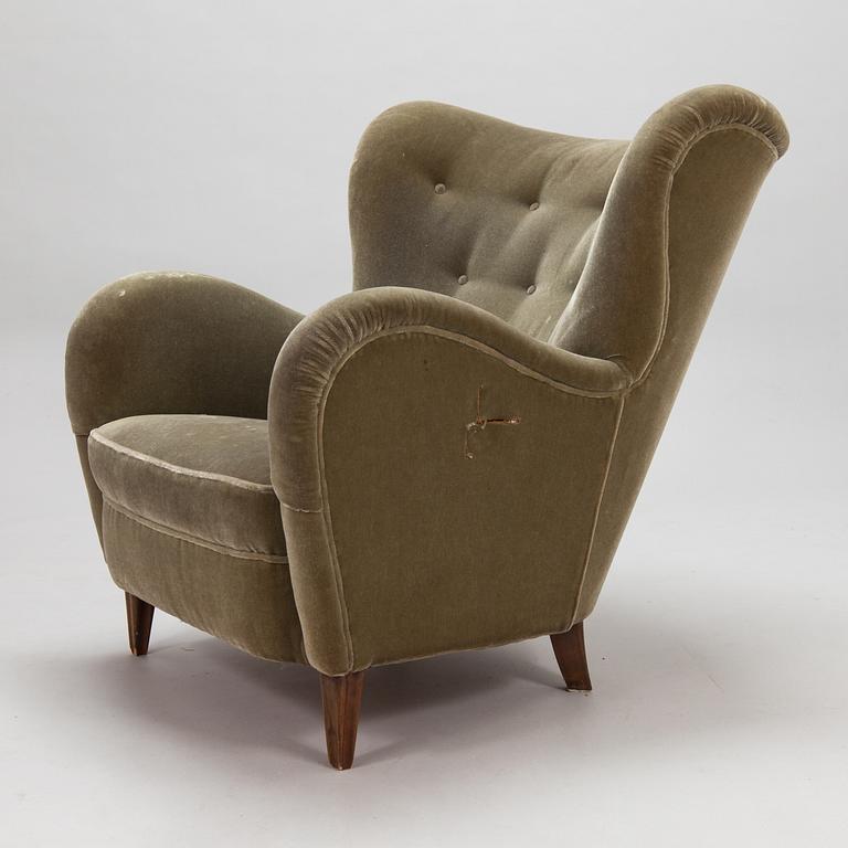 A 1950s armchair.