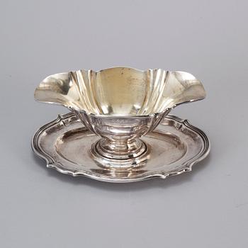 A MICHELSEN, a silver sauce bowl, Copenhagen 1919.