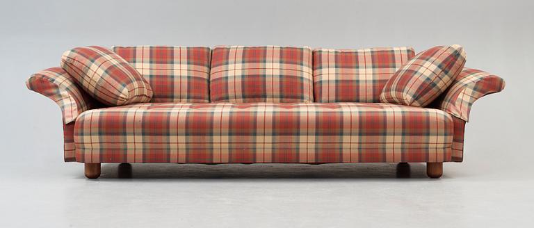 Josef Frank, a sofa 'Liljevalchssoffan' by Svenskt Tenn.