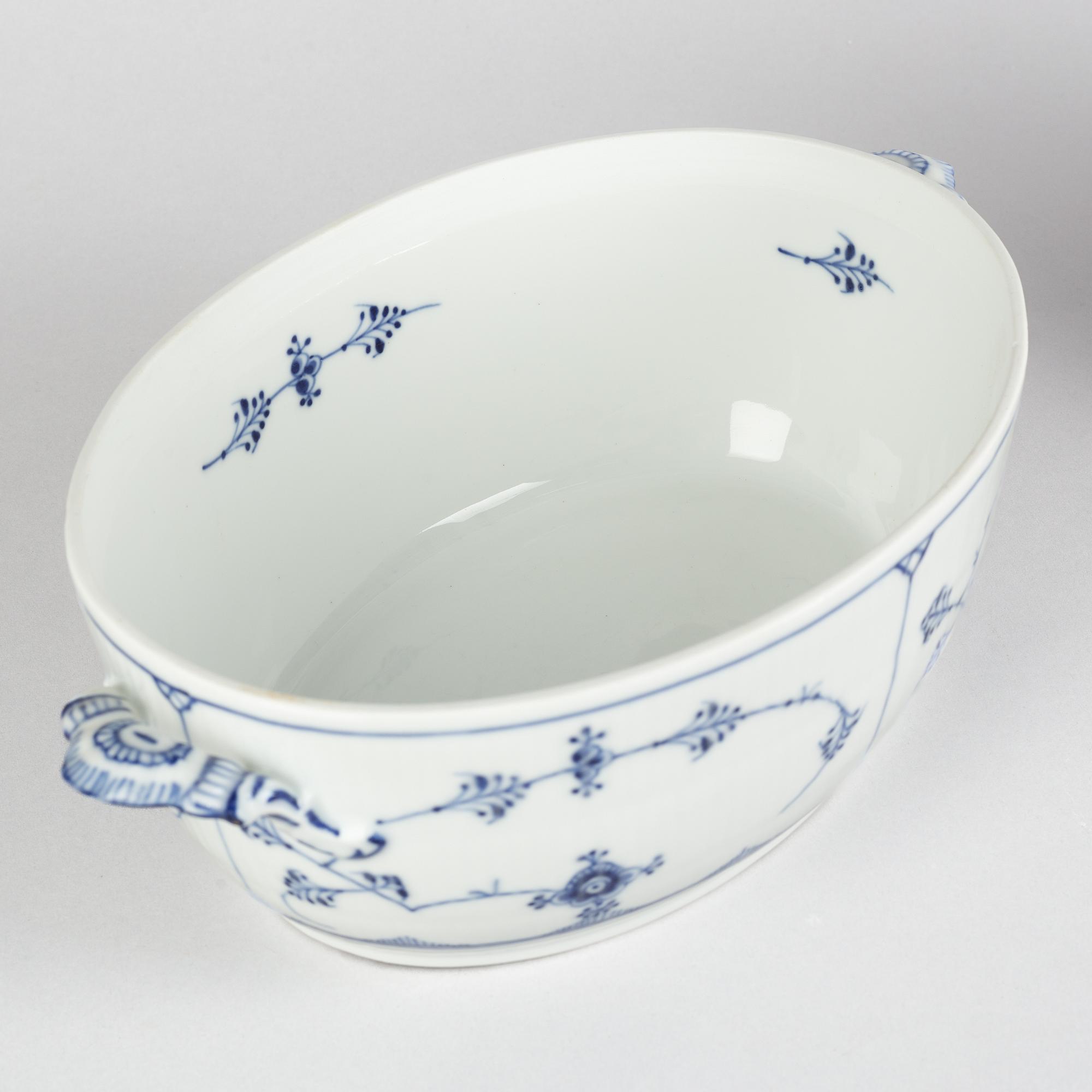 A 'Blue Fluted Plain' porcelain tureen with cover, Royal Copenhagen, model 360, 1893-1900.