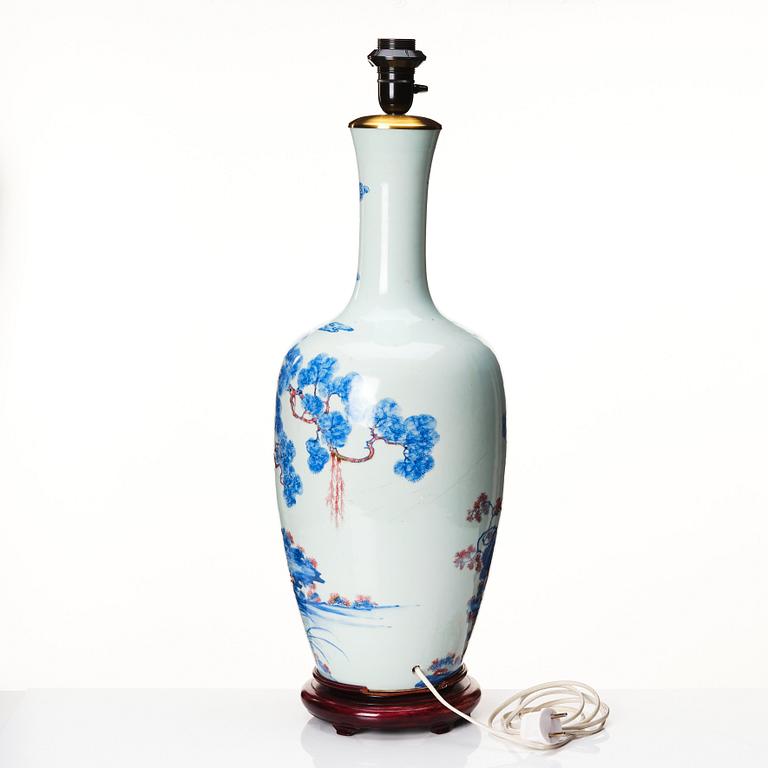 A Chinese vase underglaze iron red and blue, Qing dynasty, late 19th Century.