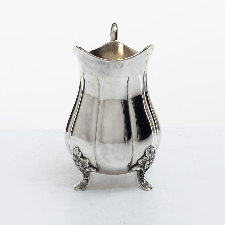 A Swedish silver cream jug, mark of A Bergengren, Lund 1937.