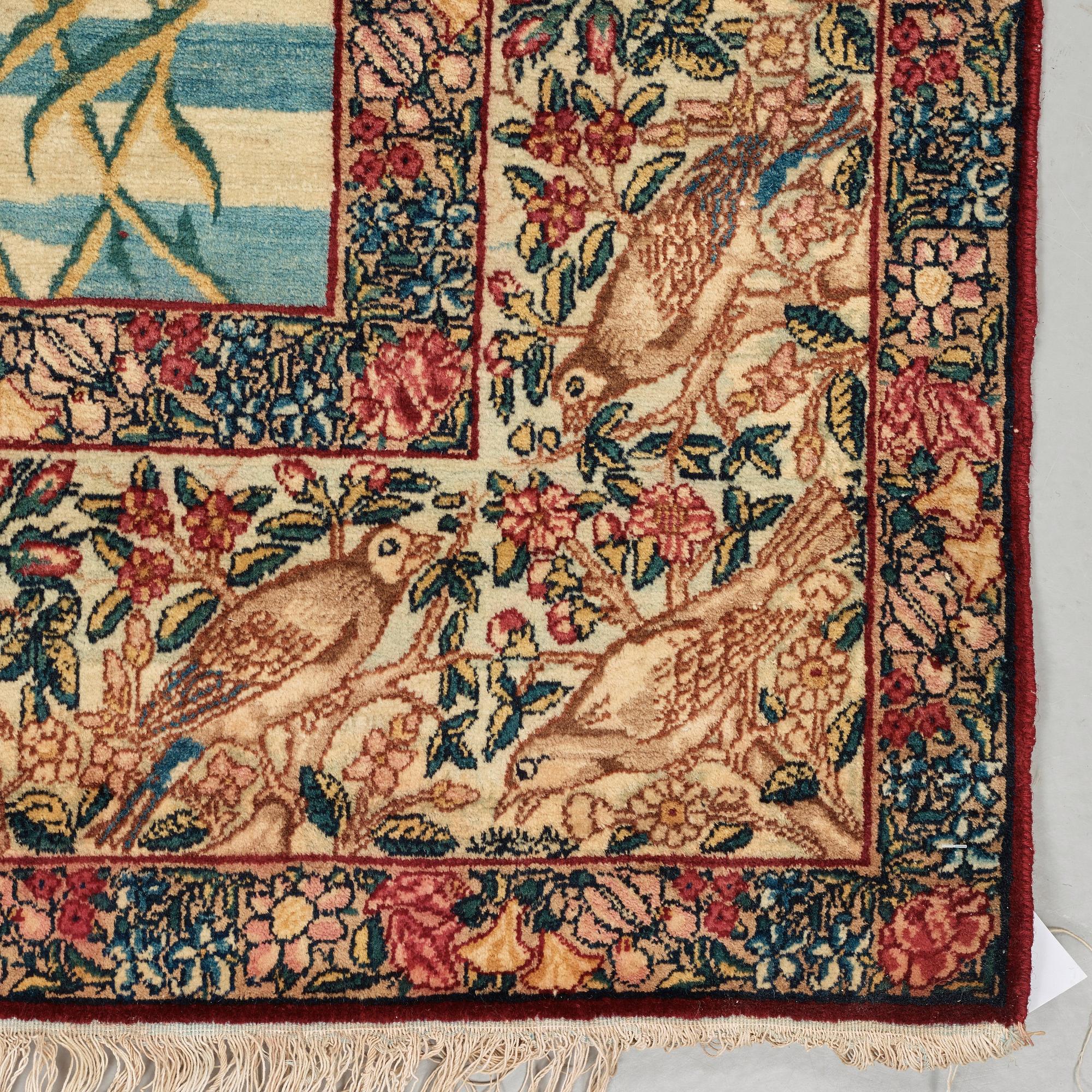 RUG. Antique/semi-antique Kerman Laver Figural. 216,5 x 151,5 cm.