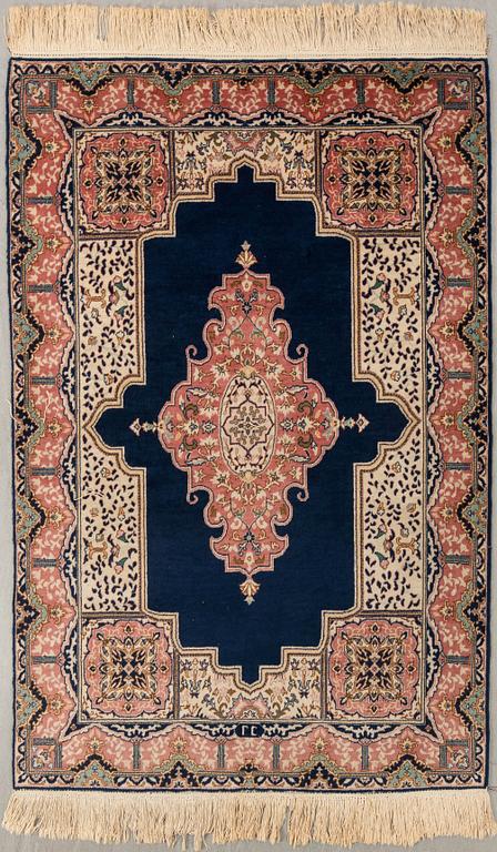 Matta, Kirman, old/semiantik, ca 210 x 140 cm.