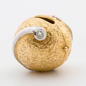 OLE LYNGGAARD, A 18K gold lock with small diamonds,.