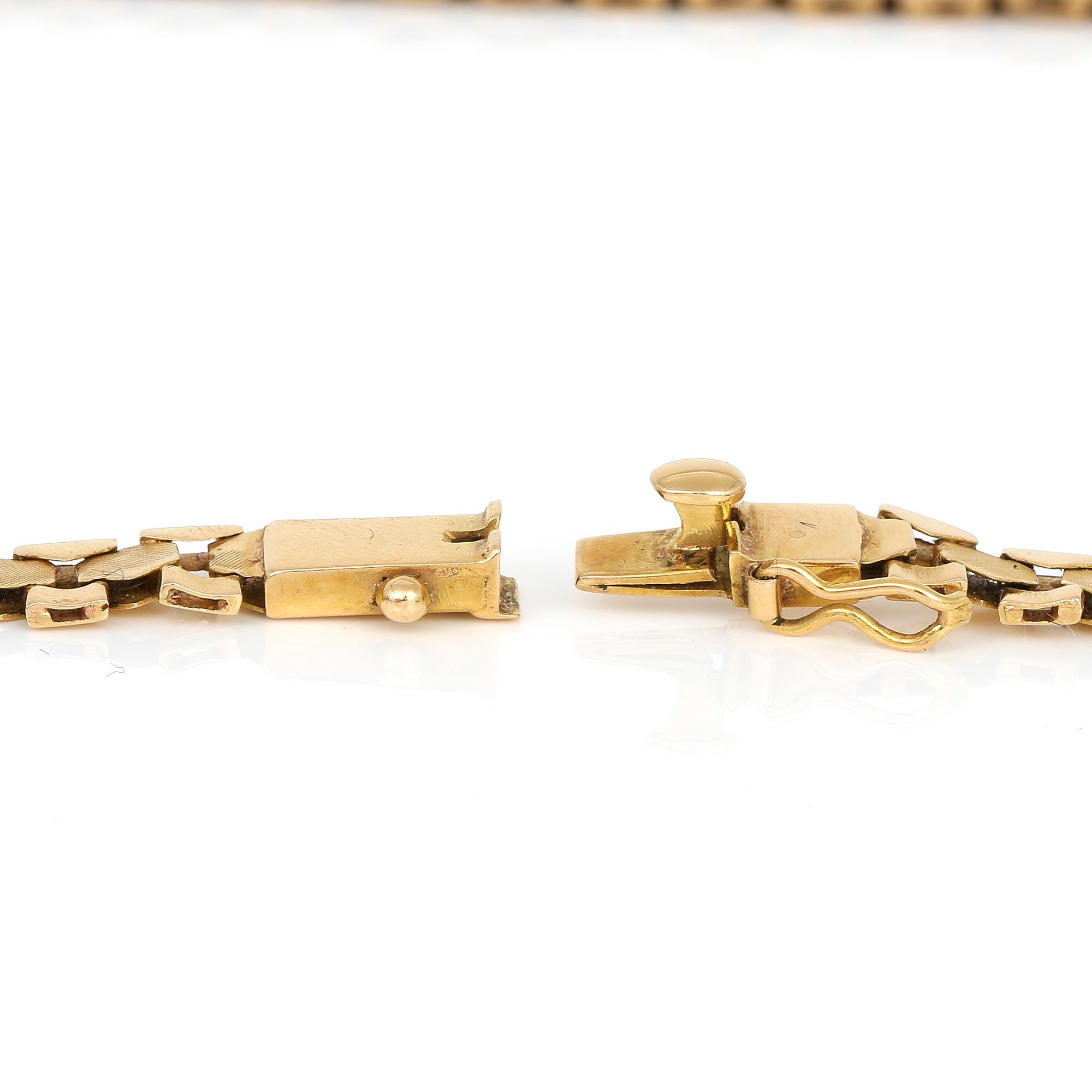 COLLIER, 18K guld, troligen Italien, andra hälft 1900-tals. Total vikt ca 33,26 g.