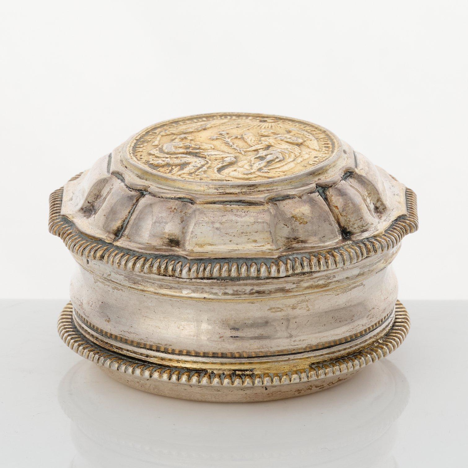 Melchior Faust, kyrkdosa, silver, Göteborg 1768.