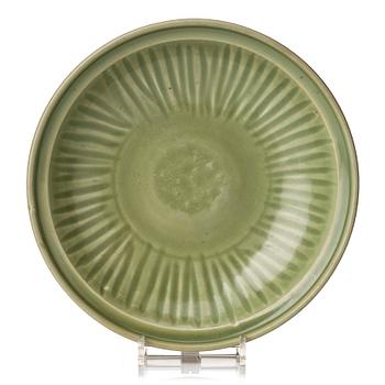 916. A celadon dish, Ming dynasty (1368-1644).