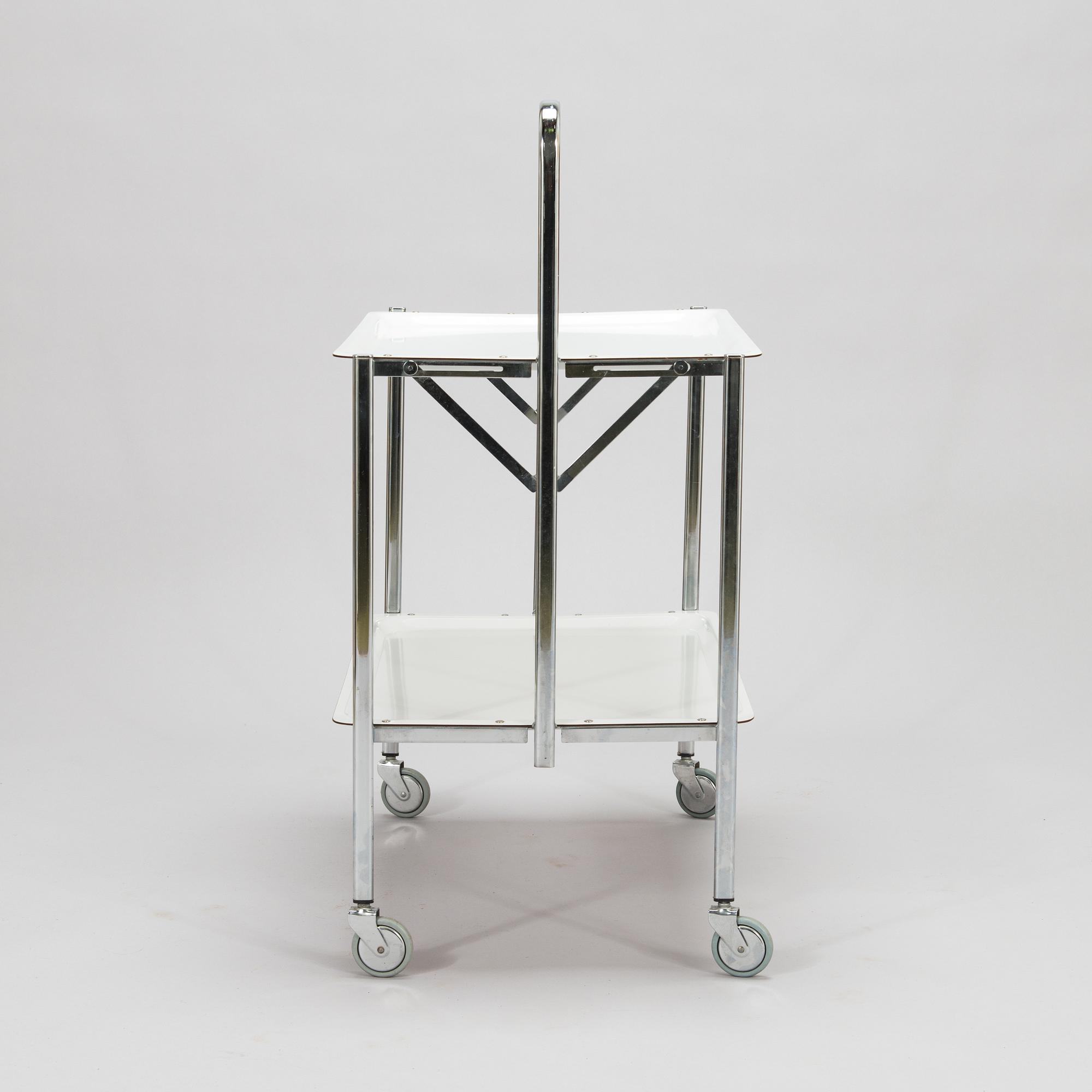 Tarjoiluvaunu, Italia, 1900-luvun loppupuoli.