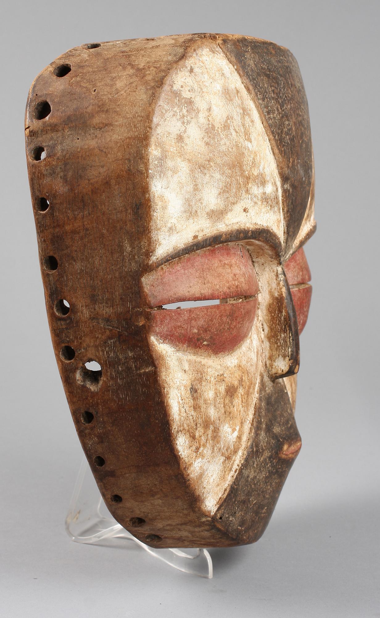 MASK, enl uppgift Kongo, Afrika. 1900-tal.