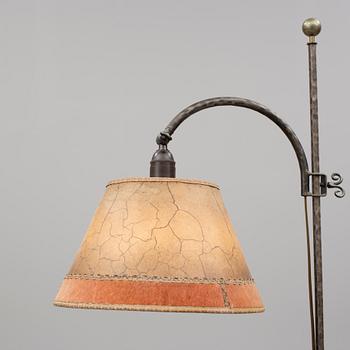 GOLVLAMPA, smide, 1900-talets andra hälft.