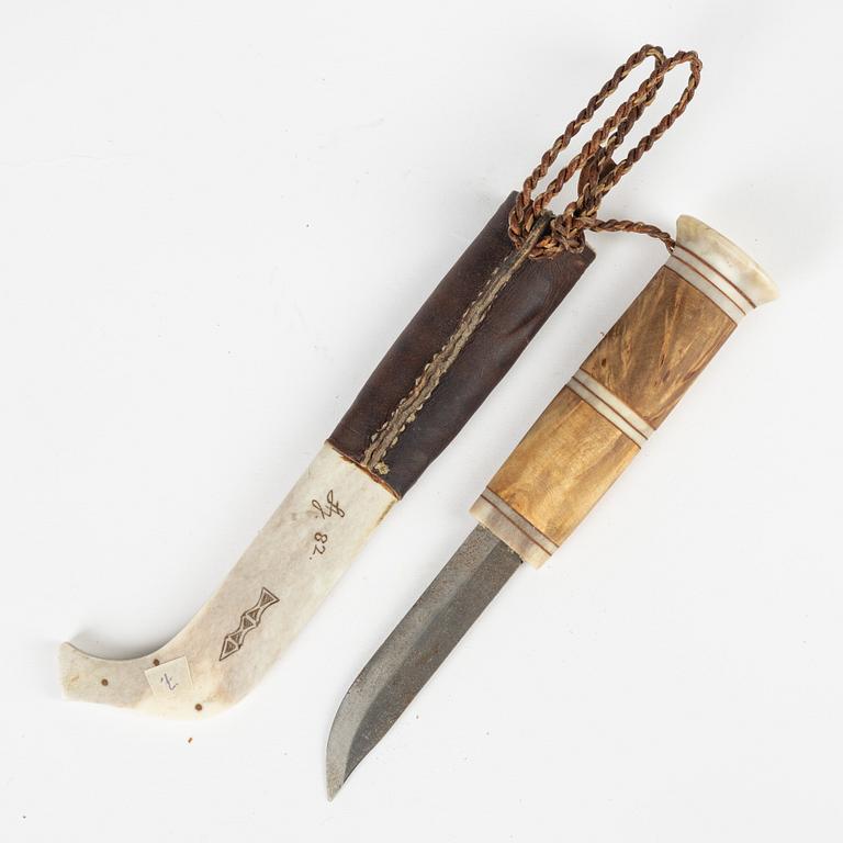 A reindeer horn knife attributed to Hendrik Juuso, signed and dated -82.