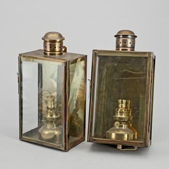 VÄGGLYKTOR, ett par, mässing, 1900-tal.