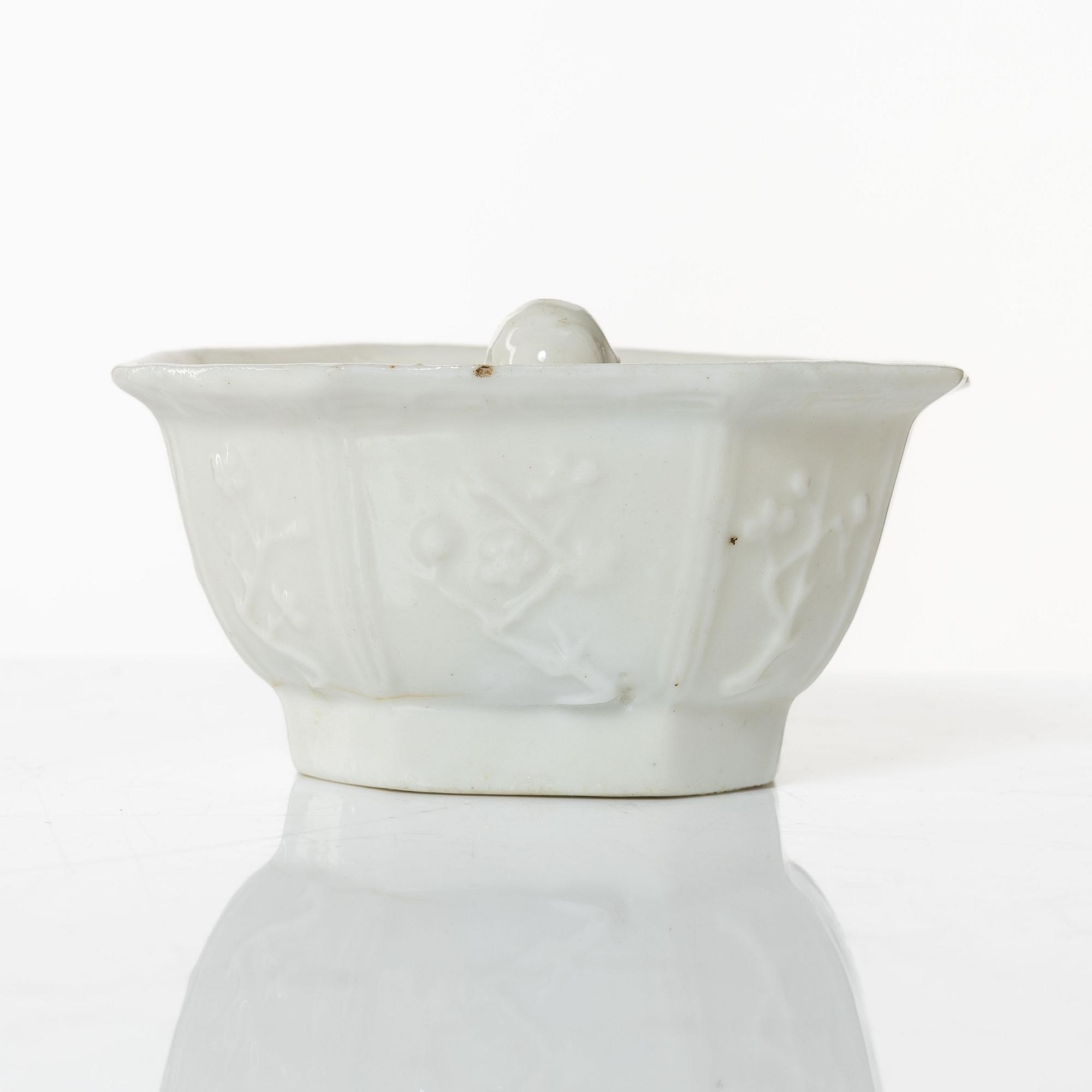 A blanc de chine wine cup, Qing dynasty, Kangxi (1662-1722).