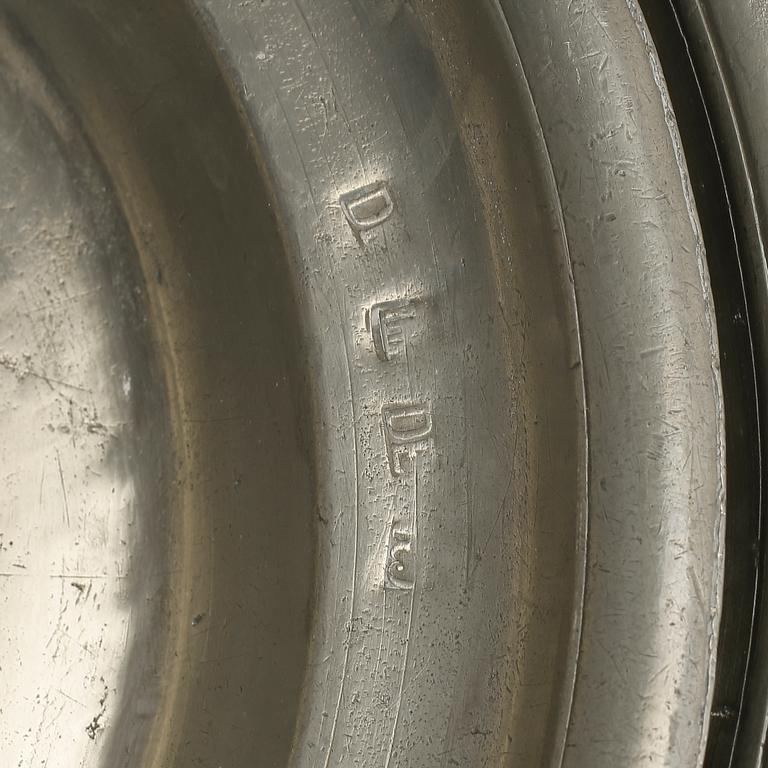 TENNFAT, 3 st, 1700/1800-tal, otydligt stämplar, bl.a Kalmar, 1800-tal.