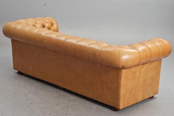 SOFFGRUPP, 3 delar, Chesterfield-modell, Wade Upholstery. England. 1900-talets andra hälft.