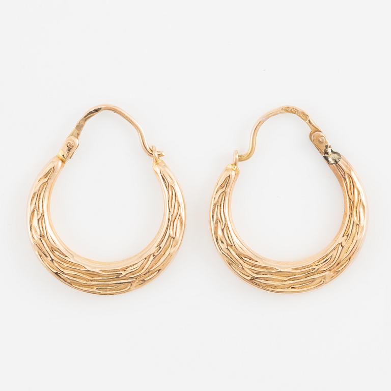 Earrings, a pair, hoops, 18K gold.