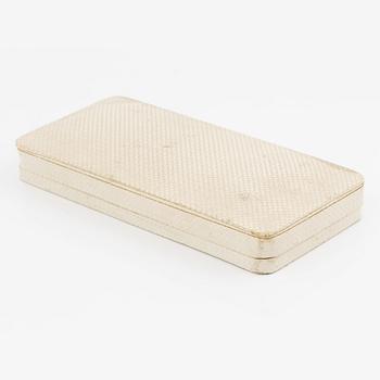 Necklace two rows of cultured pearls clasp 18K gold with a cultured pearl.