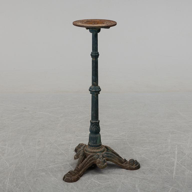 Cast iron stands, 20th century.
