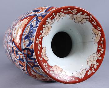 GOLVURNA, porslin, Japan, 1800/1900-tal.