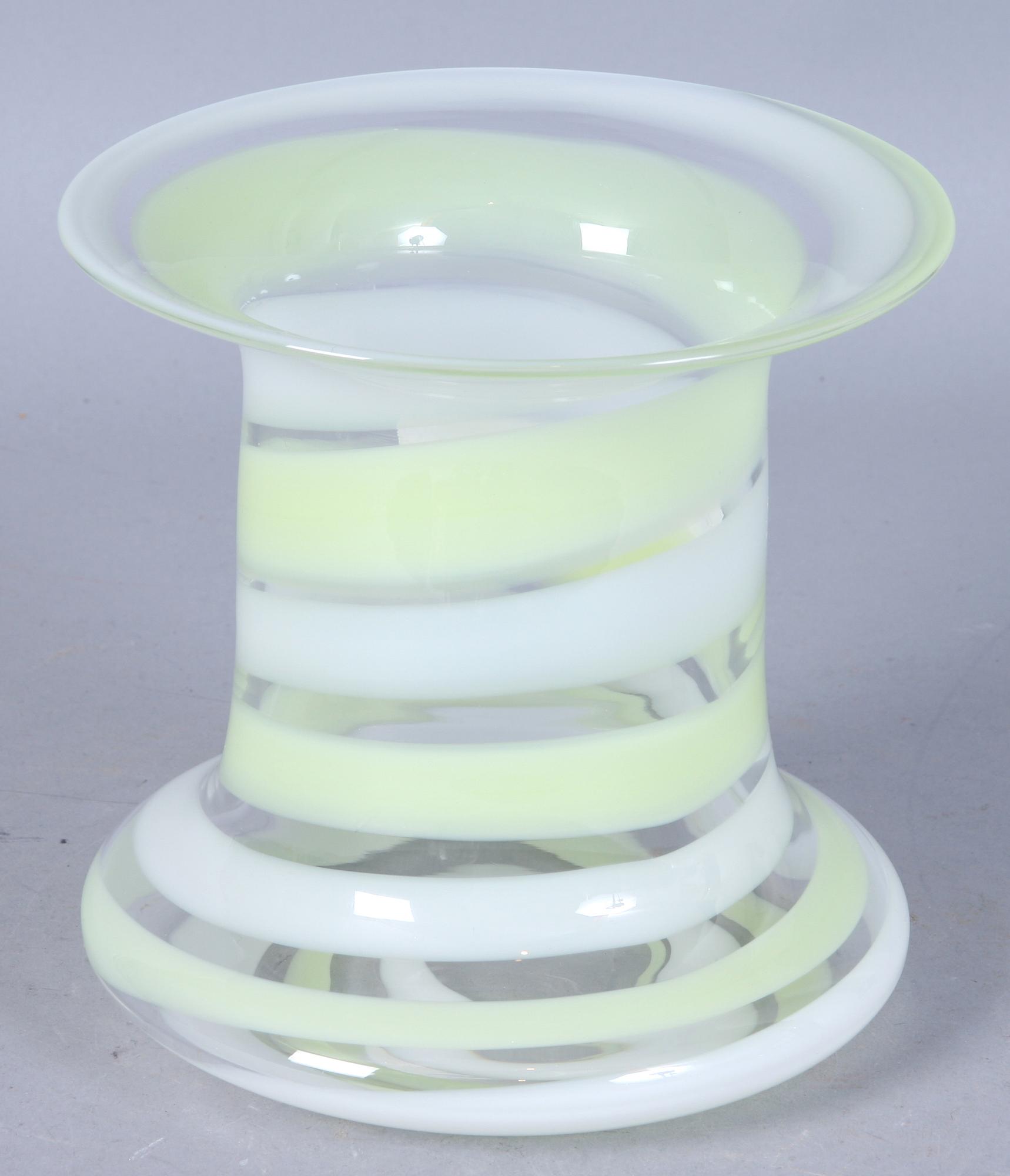 VAS, glas, Ingeborg Lundin, Orrefors, sign.