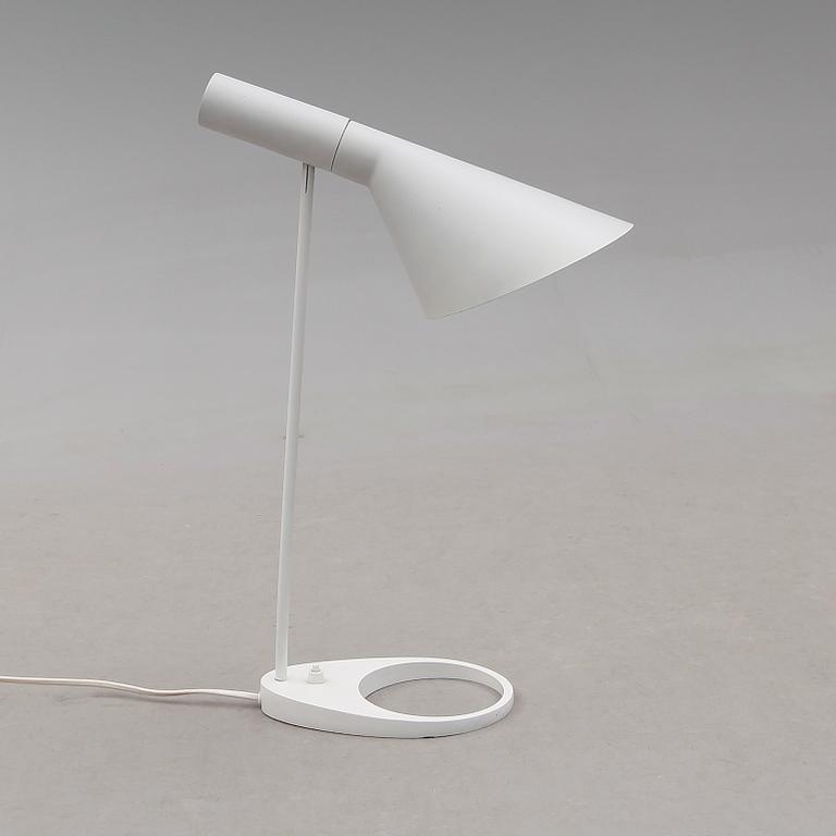 BORDSLAMPA, "AJ", Arne Jacobsen, Louis Poulsen, 1900-talets senare del.