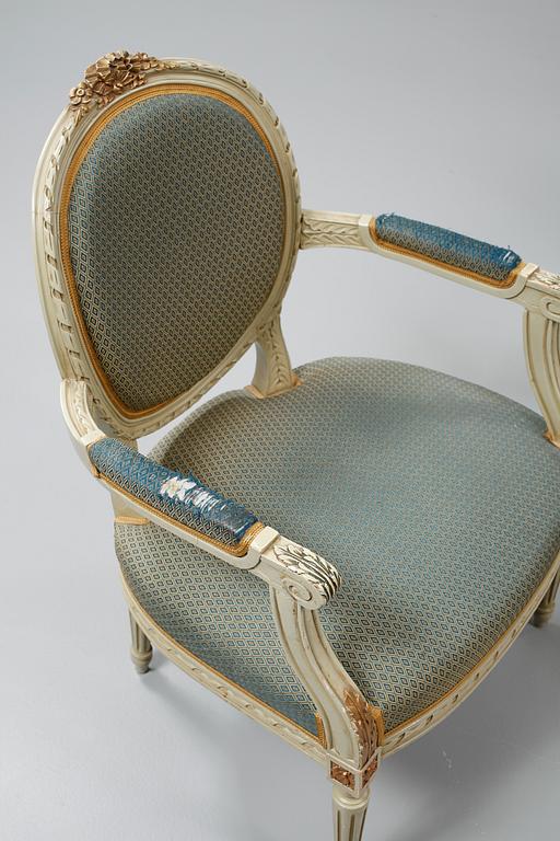 SOFFA samt KARMSTOL, Louis XVI-stil, 1900-talets andra hälft.