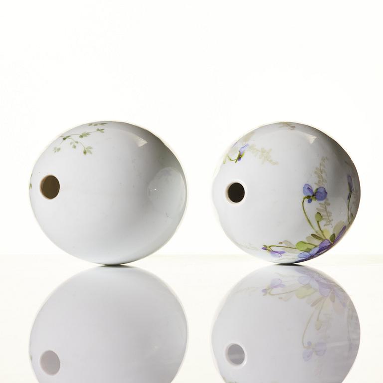 Two Russian porcelain Easter Eggs, circa 1890-1900, presumably Imperial porcelainmanufactory, St Petersburg.