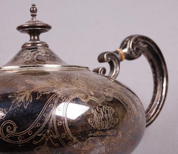 TÉ OCH KAFFESERVIS, 3 delar, silver, Gustaf Möllenborg Stockholm 1871. Tot vikt ca 3150 gram.