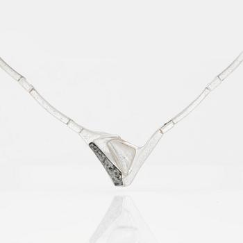 HALSSMYCKE, sterlingsilver, Björn Weckström, Lapponia, Finland 1986. Total vikt 32 gr.