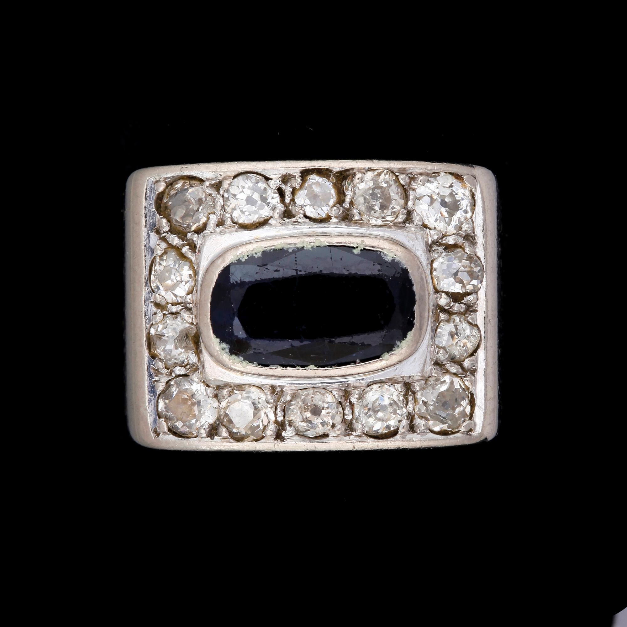 RING, 18k vitguld med blå safir och 14 diamanter tot ca0,56ct, Hovjuvelerare Gunnar Fahlström, Sthlm, 1963. Vikt 11,2g.