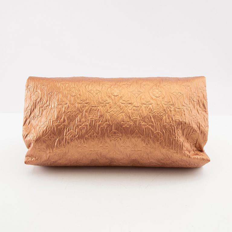 Louis Vuitton,.