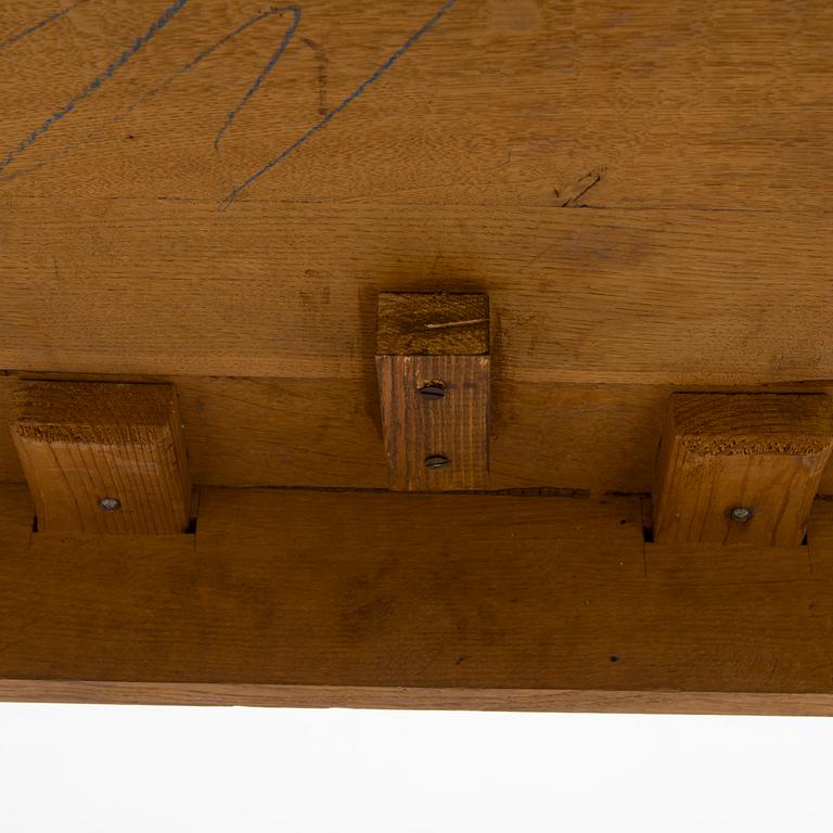 Louis Sparre, A table and two chairs for Aktiebolaget Iris, Borgå around 1900.