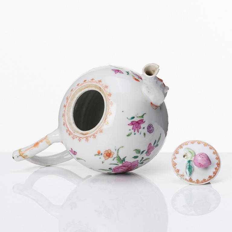 A famille rose teapot, Qing dynasty, Qianlong (1736-95).