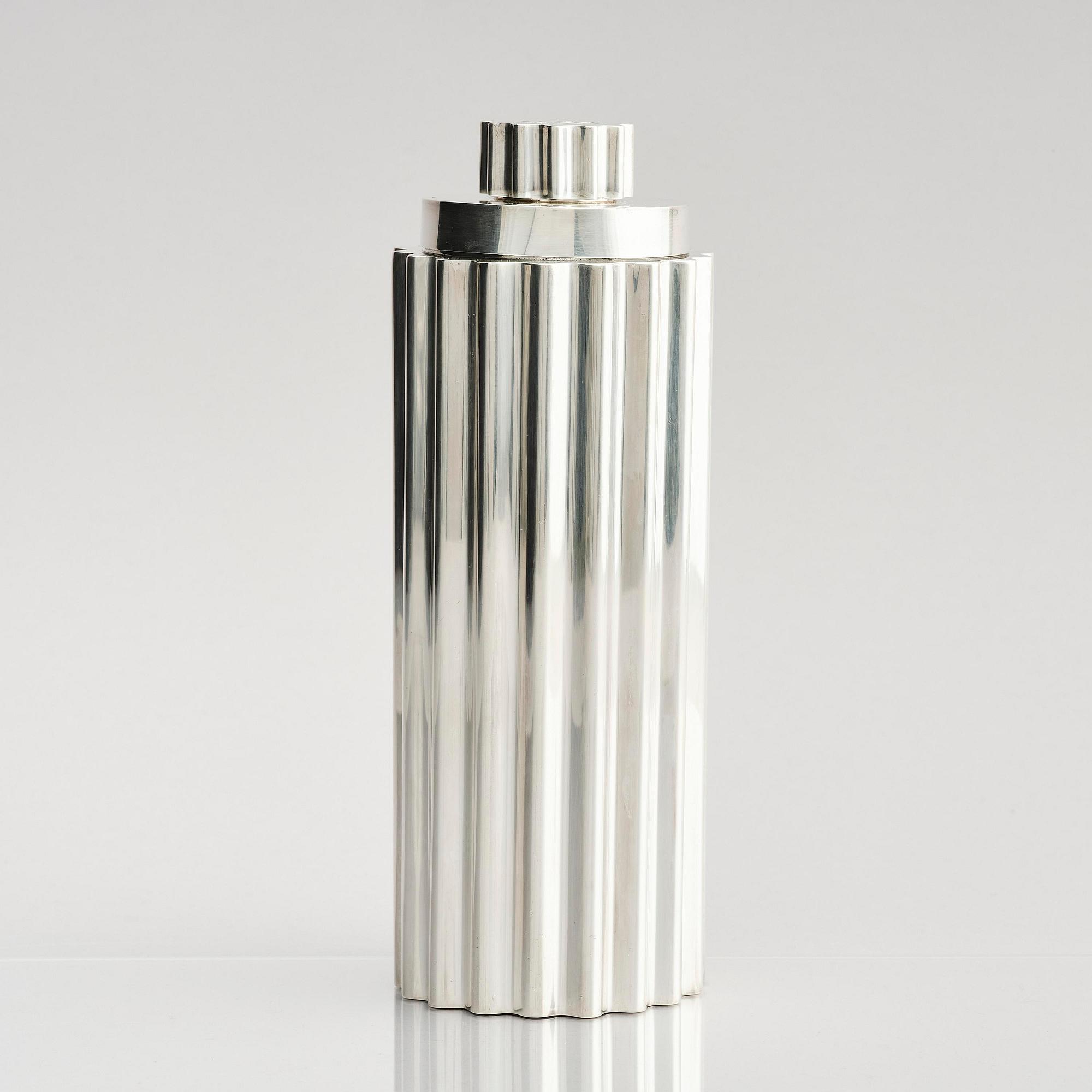 Kay Fisker, a sterling silver coctailshaker, company Anton Michelsen, Copenhagen 1940's.