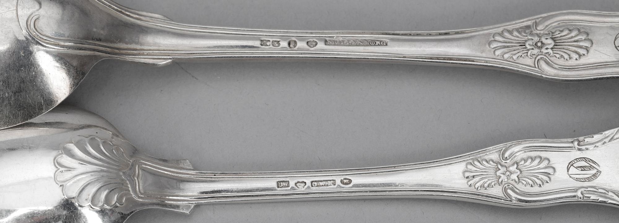 MATSKEDAR 6 st SAMT 6 st DESSERTSKEDAR, silver, "Engelsk snäck", flertal olika smeder varav bla Möllenborg. 1800-tal. Totalvikt ca 600 gram.