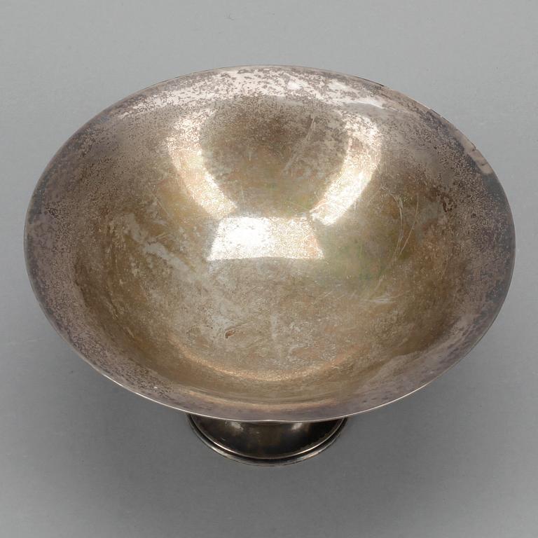 A Gundorph Albertus sterling bowl, Georg Jensen, Copenhagen 1933-44, design nr 468 C.