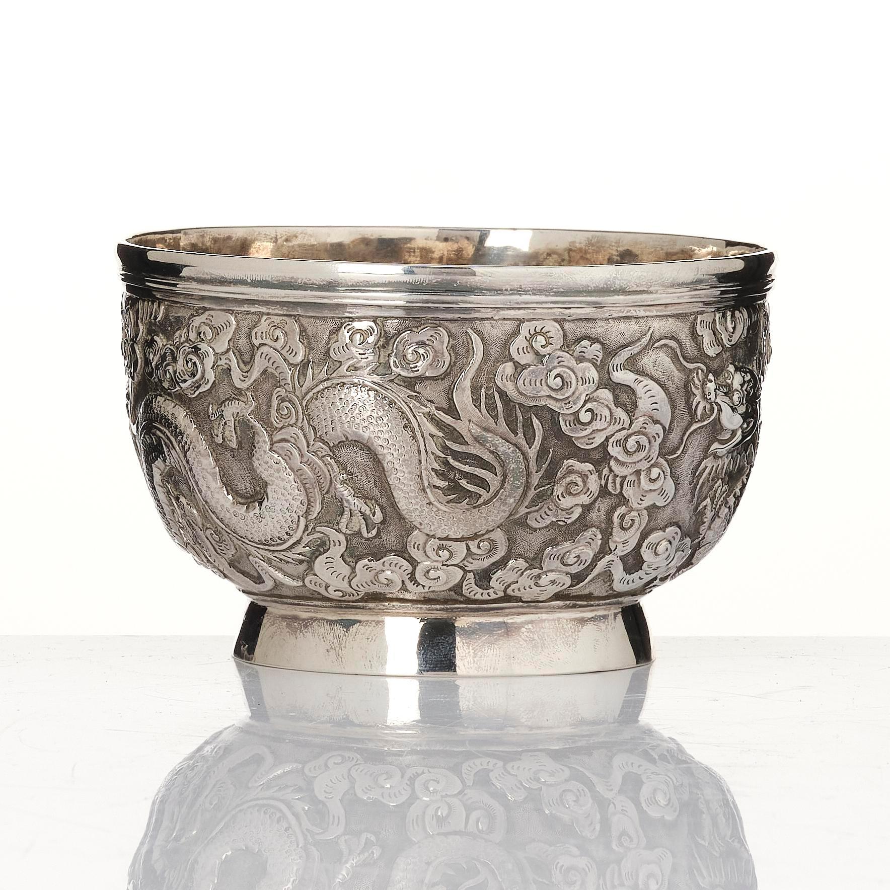 Skål, silver. Kina, 1800-talets senare del. Med monogram D v R under adlig krona.