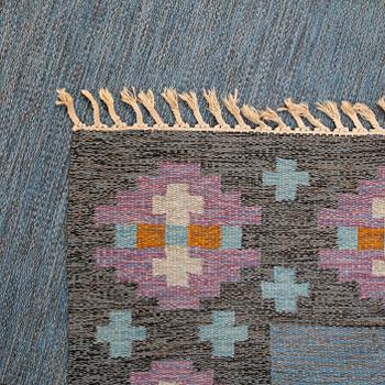 Rug, flat weave, signed BS, Sweden, approx. 220 x 162 cm.