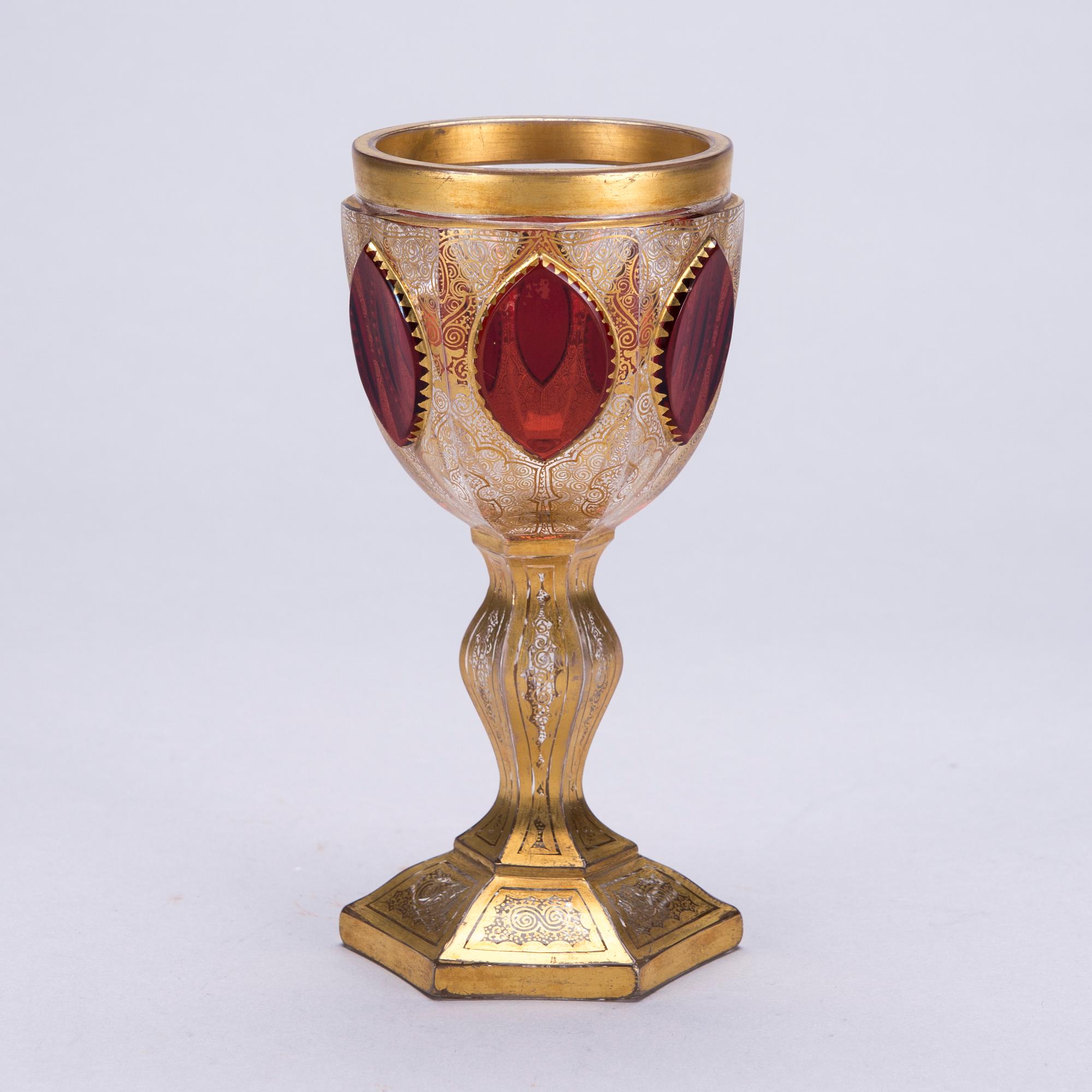 BÄGARE, glas, möjligen Ryssland 1900-talets första hälft.