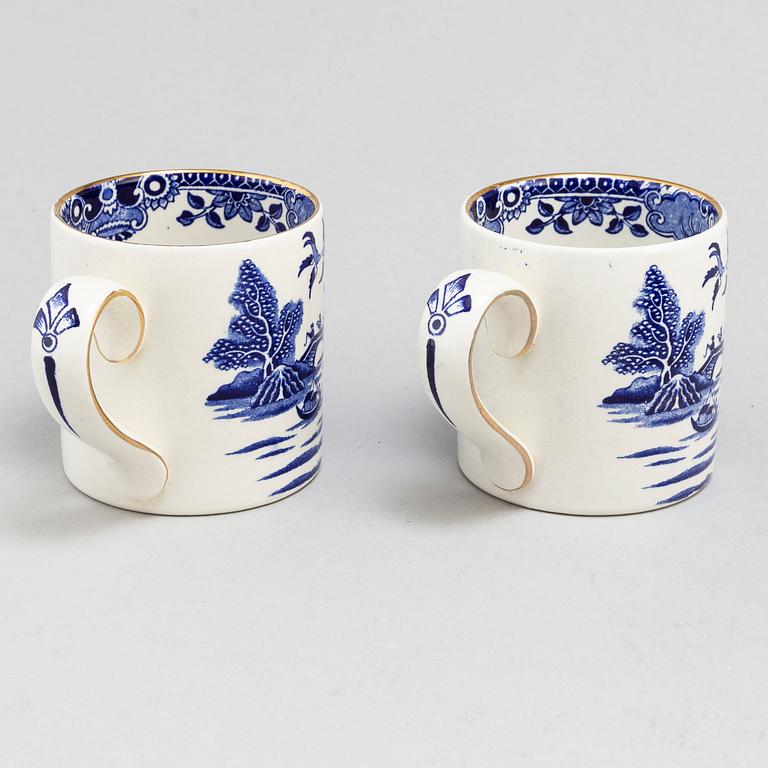 MULBERRY, a Mulberry Picnicbasket with tableware.