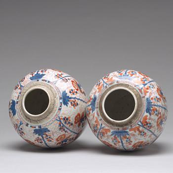 A pair of imari jars, Qing dynasty, 18th Century.